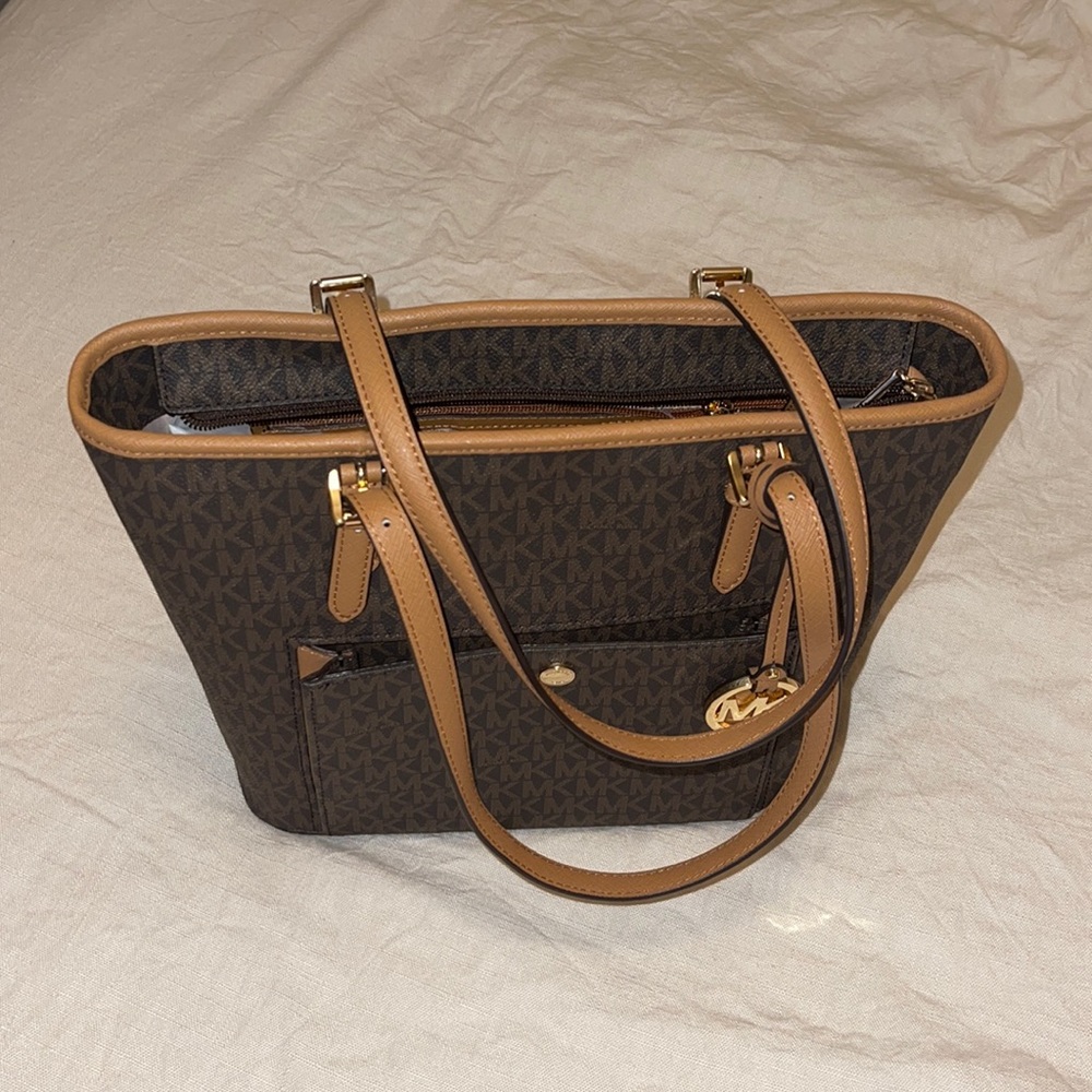 Michael Kors Jet Set Purse
